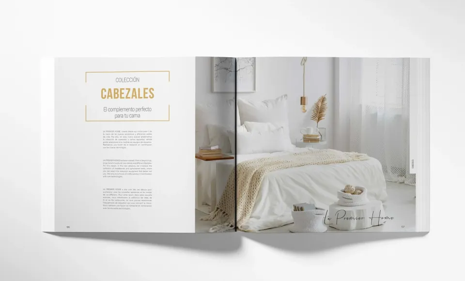 Doble página de la colección de cabezales con una cama vestida en blanco